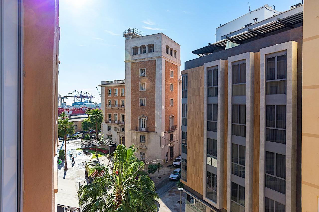 Citycenter Pirates Room, Young People Only Malaga Bagian luar foto